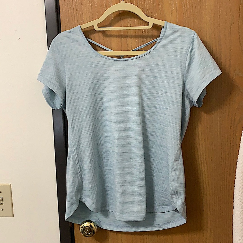Athletic tee